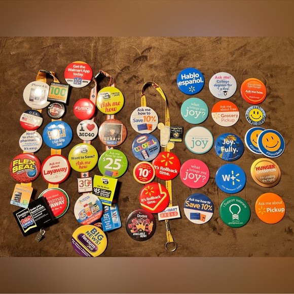 Pins/lanyards/ect - Picture 4 of 9